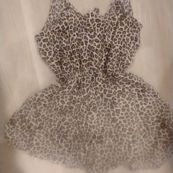 Super cute short mini dress‎ with adjustable straps - Picture 6 of 8